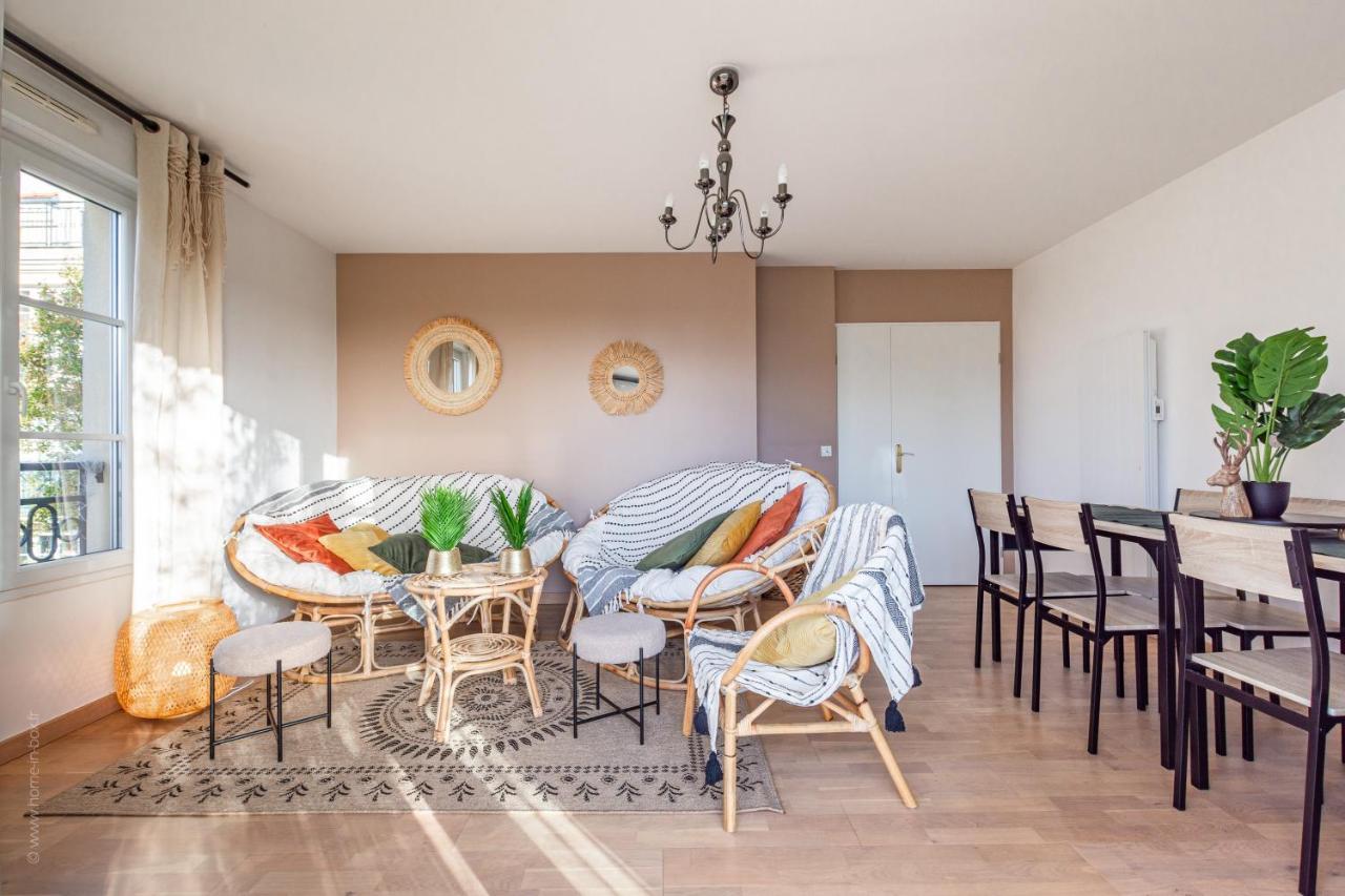 Апартаменты Luxe Flat For 7 - Fairytale Factory Бюсси-Сен-Жорж Экстерьер фото