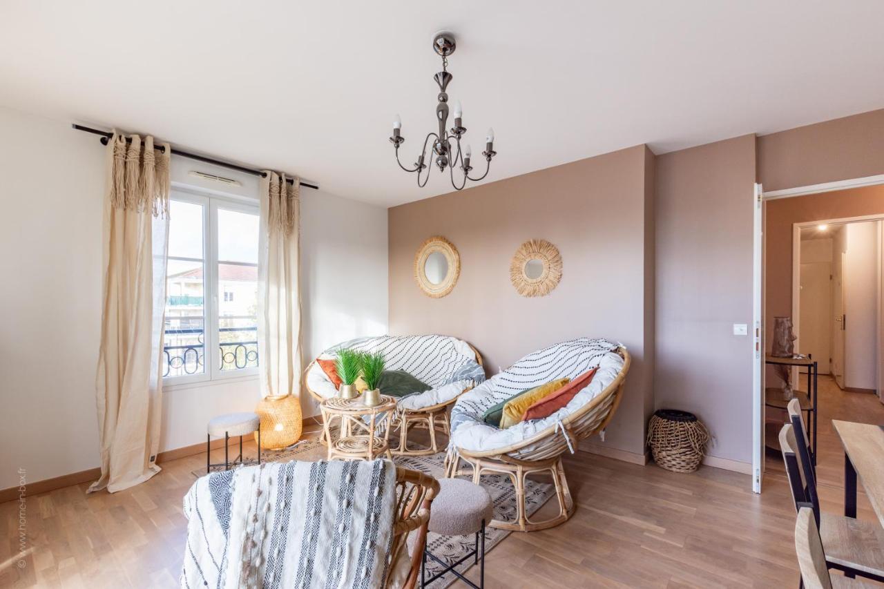 Апартаменты Luxe Flat For 7 - Fairytale Factory Бюсси-Сен-Жорж Экстерьер фото