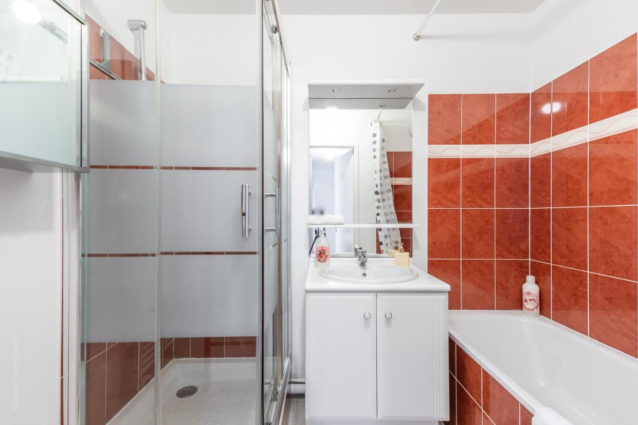 Апартаменты Luxe Flat For 7 - Fairytale Factory Бюсси-Сен-Жорж Экстерьер фото
