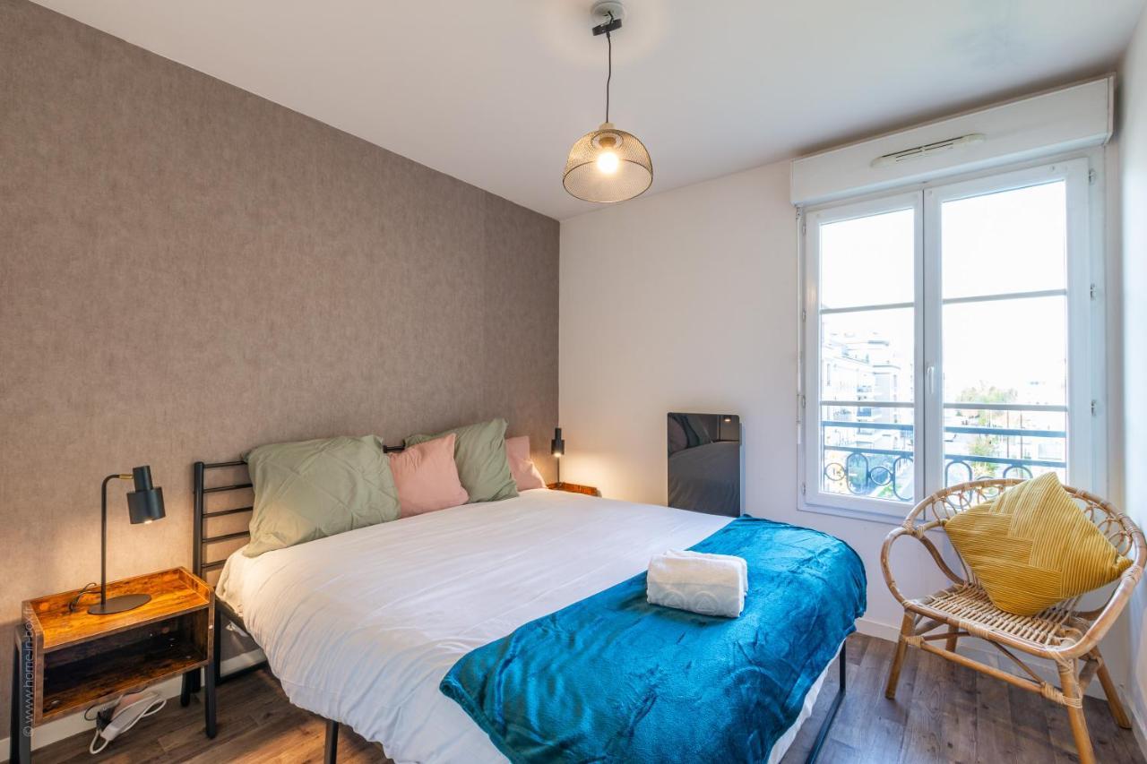 Апартаменты Luxe Flat For 7 - Fairytale Factory Бюсси-Сен-Жорж Экстерьер фото