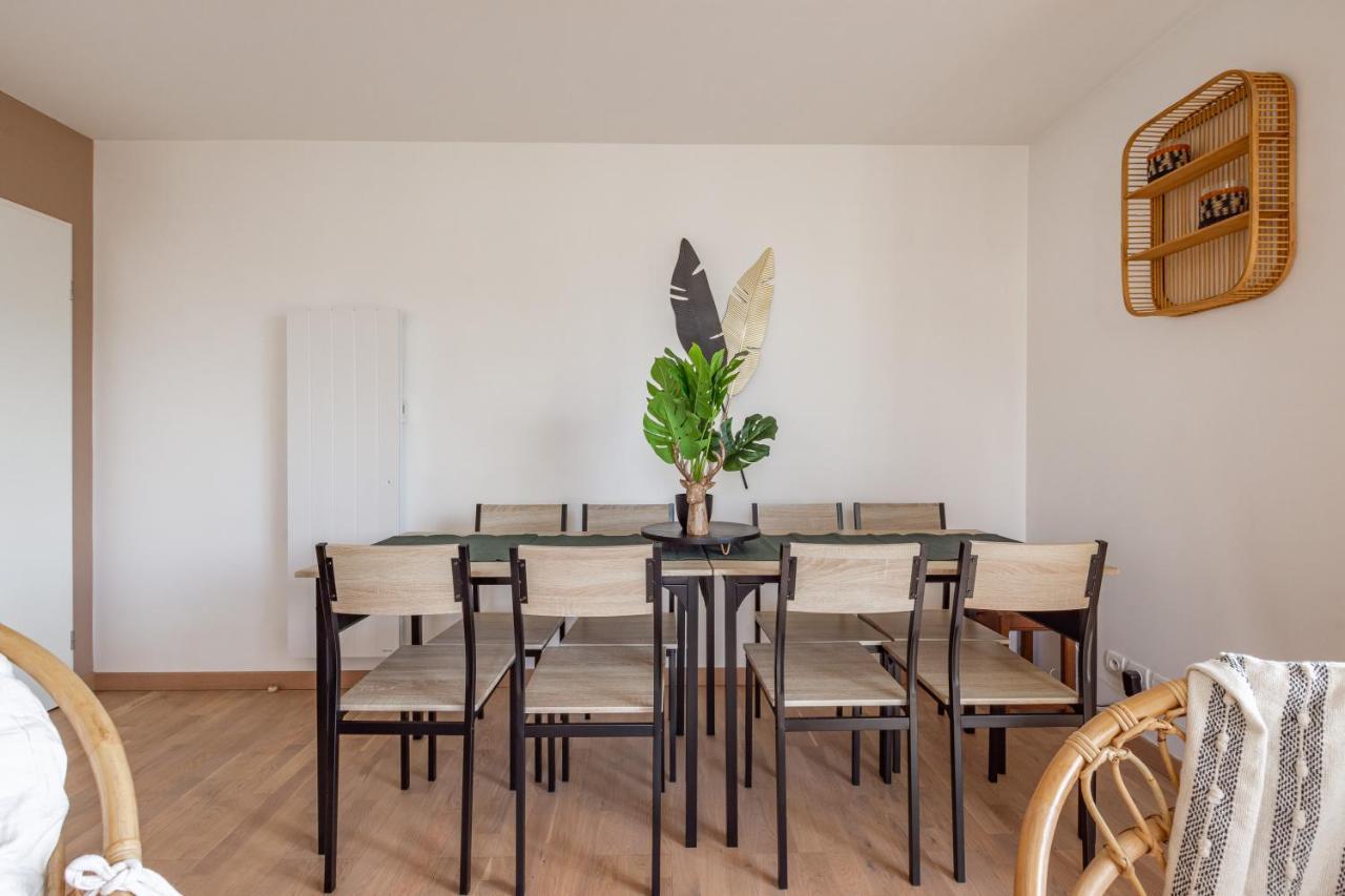 Апартаменты Luxe Flat For 7 - Fairytale Factory Бюсси-Сен-Жорж Экстерьер фото