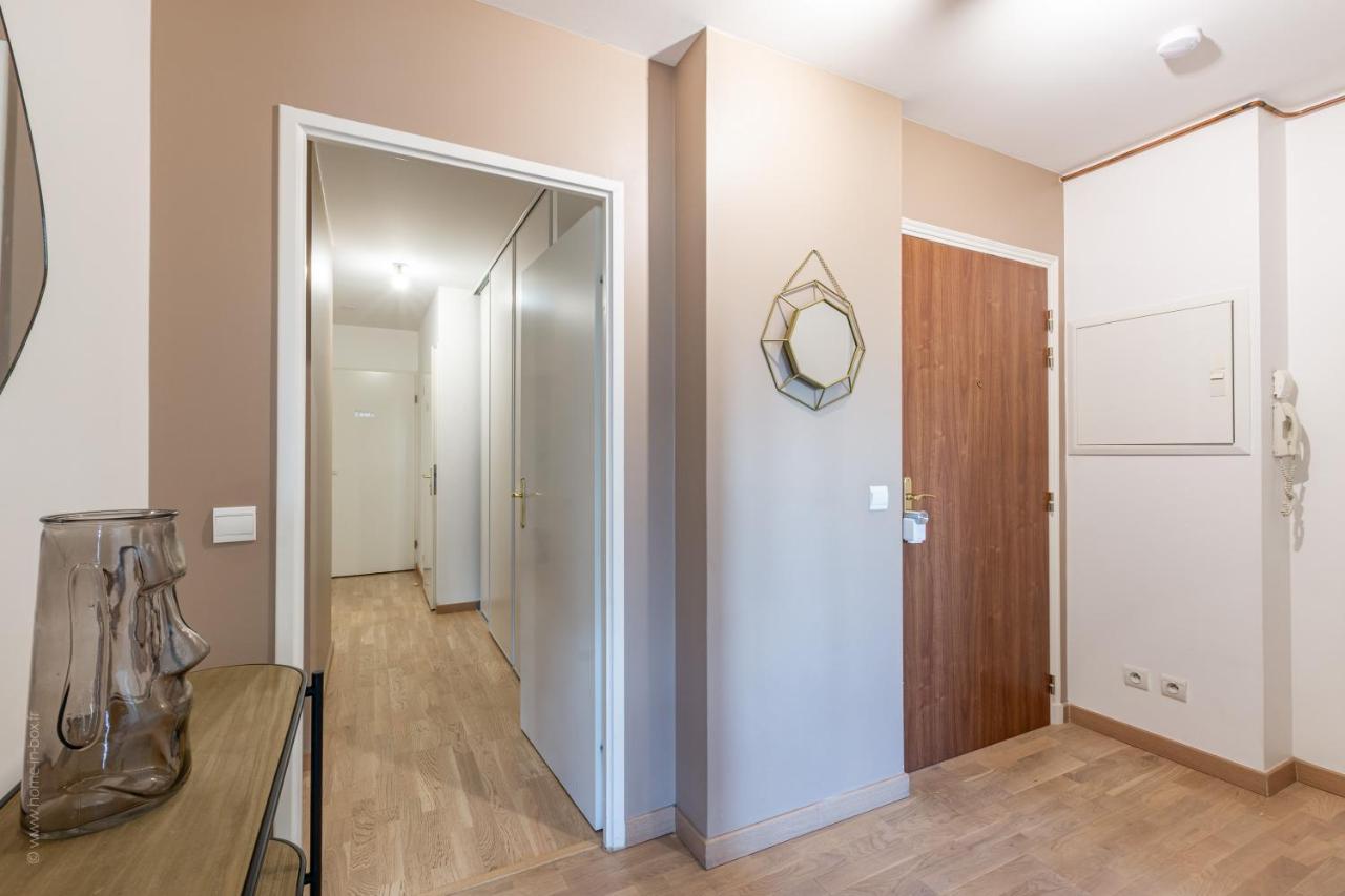 Апартаменты Luxe Flat For 7 - Fairytale Factory Бюсси-Сен-Жорж Экстерьер фото