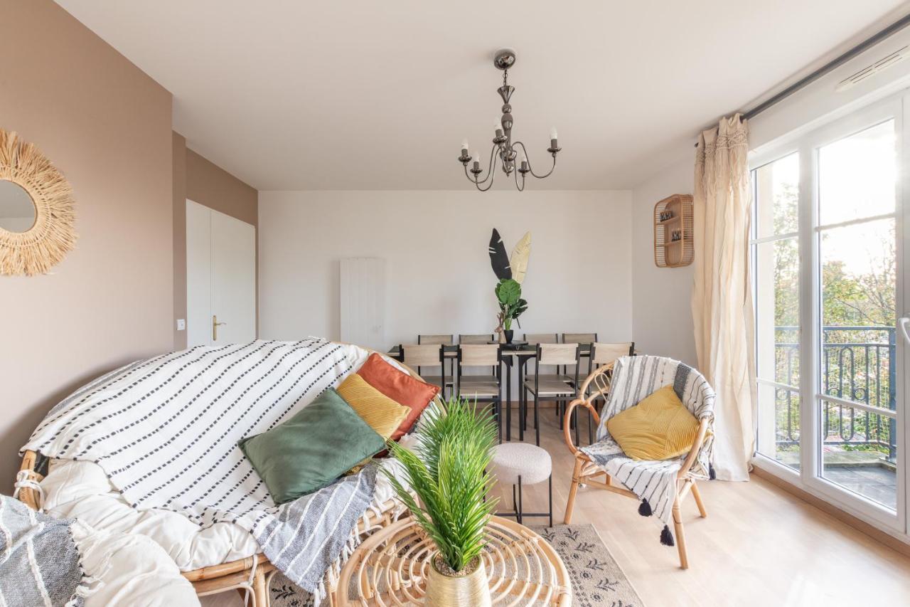 Апартаменты Luxe Flat For 7 - Fairytale Factory Бюсси-Сен-Жорж Экстерьер фото