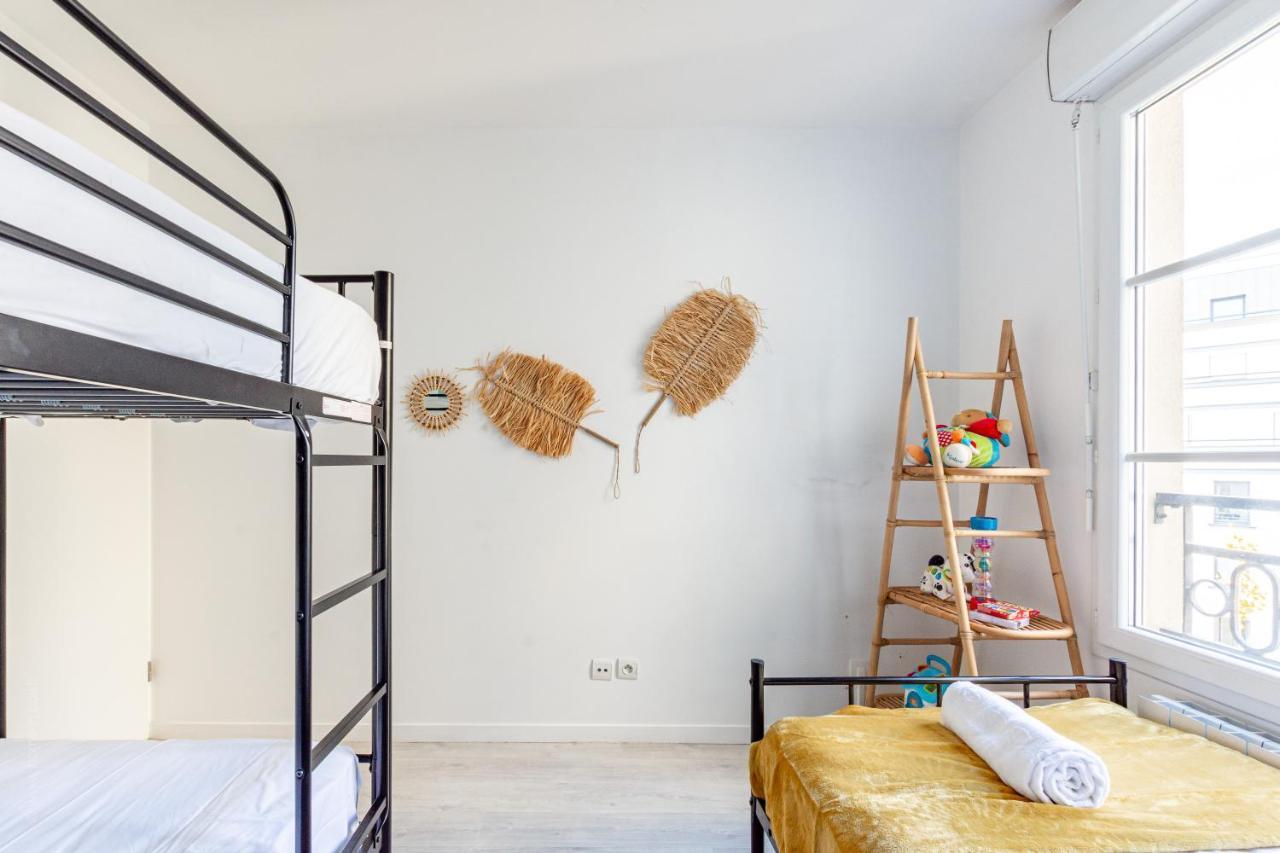 Апартаменты Luxe Flat For 7 - Fairytale Factory Бюсси-Сен-Жорж Экстерьер фото